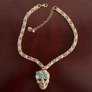 Betsey Johnson skull necklace